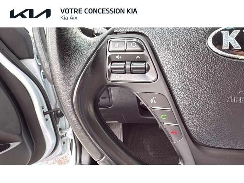 agency.seo.links.detann.title KIA Cee'd d’occasion à vendre à AIX-EN-PROVENCE chez CARAUTO SERVICES (Photo 17)